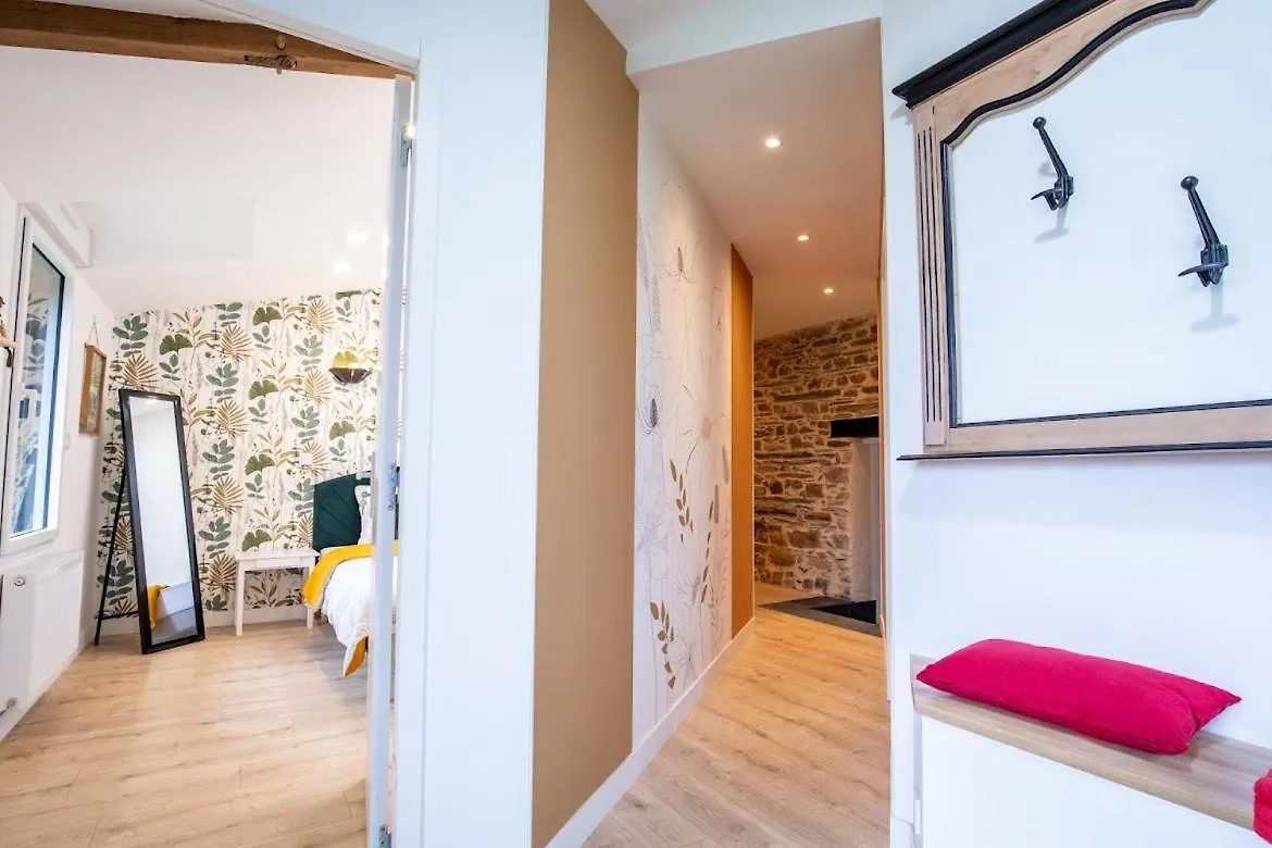 Domaine Les Hilliers Bed and Breakfast Bains-sur-Oust